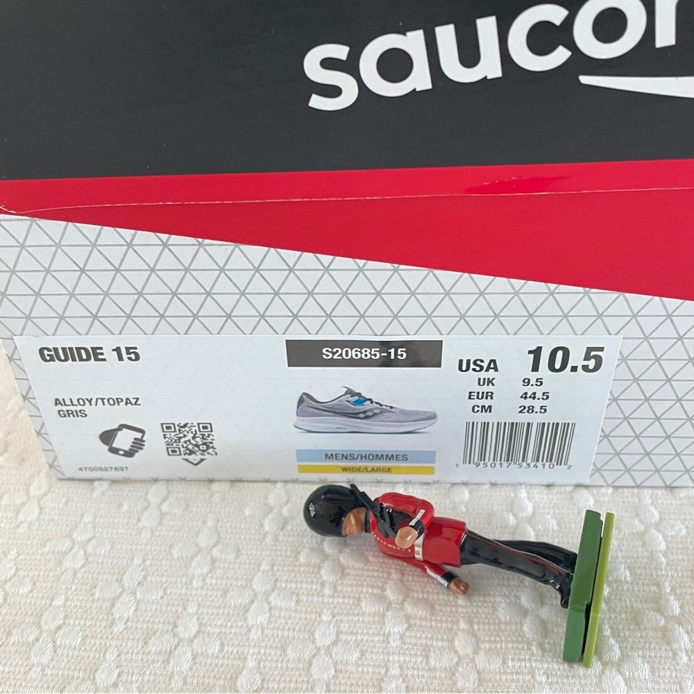 NWB Saucony Guide 15 Running Shoes Men’s size 10.5 Wide Retail $140, Brand new! - Picture 2 of 11